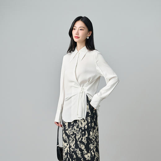 NEELLY纳俪商场同款秋季新款设计感斜门襟收腰长袖衬衫女显瘦上衣N25084B04599 商品图3