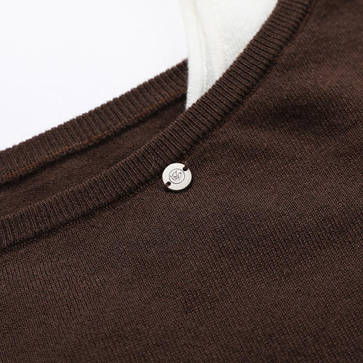 NEELLY纳俪商场同款秋季新款法式休闲一字领针织衫女休闲舒适上衣N25081A01054 商品图2