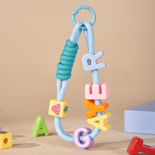 大英博物馆巴斯特系列多巴胺撞色字母一款三用手机挂绳 商品图2