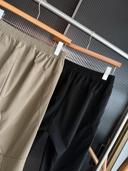 点此购买 迪桑特春秋季男士防风防泼梭织四面弹窄口直筒裤 bk 327094 商品图12