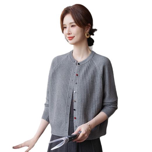 Q1031气质优雅妈妈装毛衣女外套2025秋季新款彩扣针织衫开衫中老年女装 商品图4
