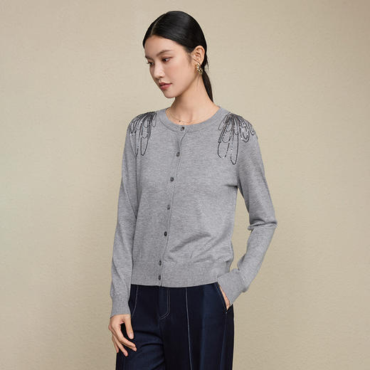 「自」全新升级【铂金会员312/天猫419/差价107】(44826)洛诗琳重工亮片钉珠链开衫2025秋季气质纯色圆领针织上衣 商品图3