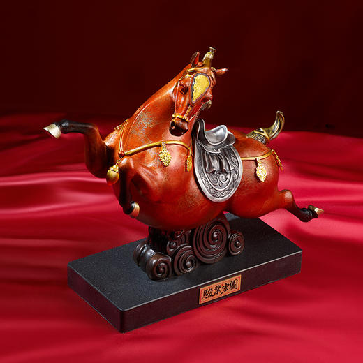 《骏业宏图》银马鞍 金当卢 铜马摆件  唐马 艺术品  錾刻雕塑  祝福马到成功  商务文化礼品  生肖马 商品图1