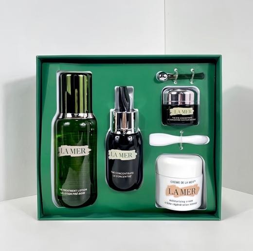 预售5-7天发【香港直邮美妆】LAMER/海蓝之谜经典保湿套装精萃水150ml+浓缩精华50ml+修护眼霜15ml+经典面霜60ml 合并订单不发货 广州南沙口岸入境 商品图9
