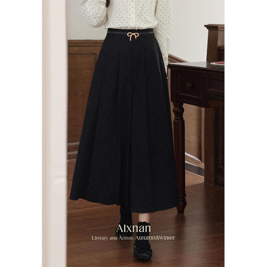 鹿向南「黑糖少女」高级感黑色A字半身裙女秋季中长款气质百褶裙 商品图0