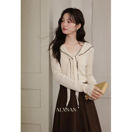 鹿向南「薄荷心事」燕麦色长袖海军领针织衫秋新款温柔通勤上衣女 商品图0