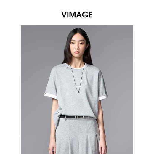 VIMAGE纬漫纪圆领撞色拼接设计休闲率性风T恤V2402102 商品图3