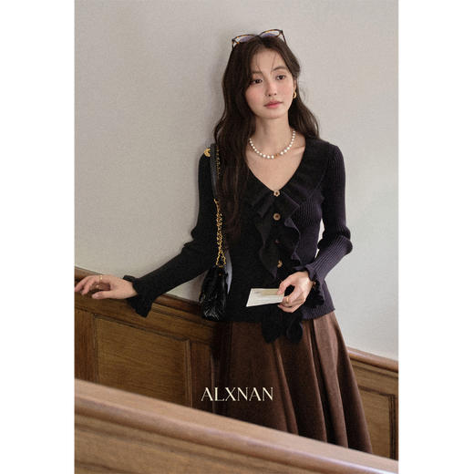 鹿向南「雪松与晚风」黑色长袖针织衫女秋新款设计感好看修身上衣L57006 商品图0