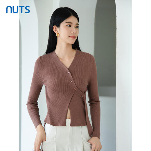 NUTS商场同款春秋款V领设计感修身显瘦套头衫女4390506A1 商品图0
