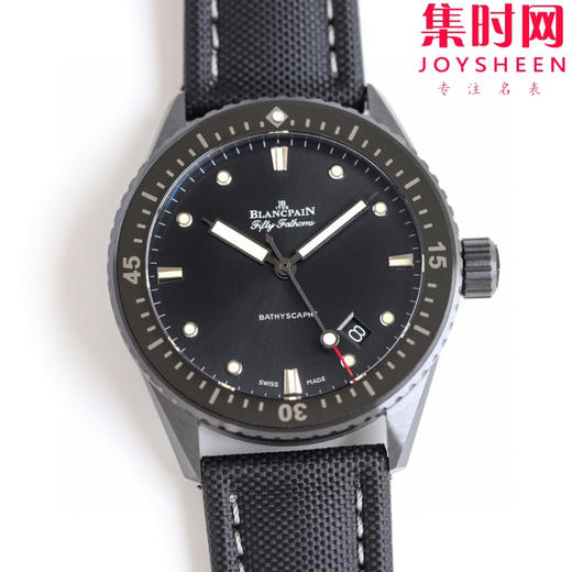 宝珀 五十寻系列 钢化陶瓷壳 男士腕表——高科技缎面灰色陶瓷光泽亮丽、高硬度、不变色、不沾污、不易磨损 商品图3