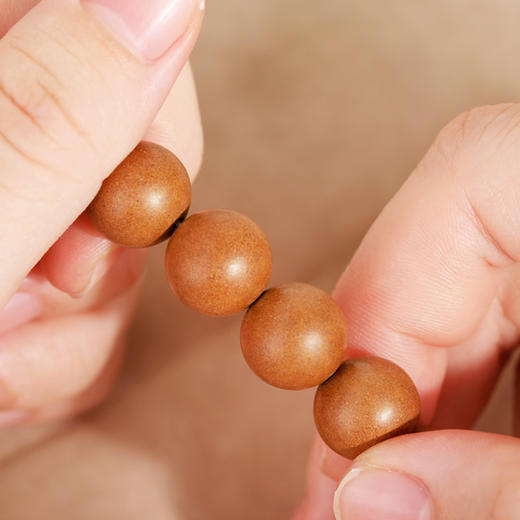 敦煌文创·飞天芪韵香珠手串，敦煌文创大品牌出品，由12味以黄芪为主的香材搭配天然水晶，将敦煌飞天意象转化为行走的香氛艺术【预售5天发货】 商品图6