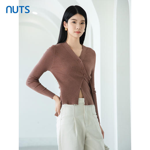 NUTS商场同款春秋款V领设计感修身显瘦套头衫女4390506A1 商品图3
