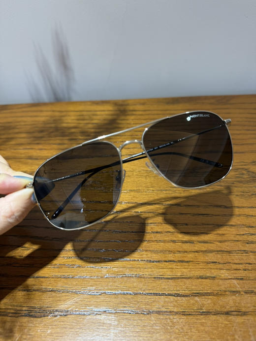 815-1 渠道货 MB25秋款 超轻钛架 男士飞行员太阳镜 轻盈舒适不夹脑袋 商品图10