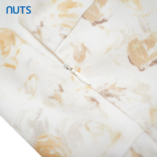 NUTS商场同款夏季时尚气质宽松碎花吊带连衣裙女418102510 商品图2