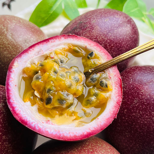 【顺丰京东包邮】云南苮食百香果 蜜桃百香果 3斤/12枚 家庭/彩箱/礼盒装 商品图0