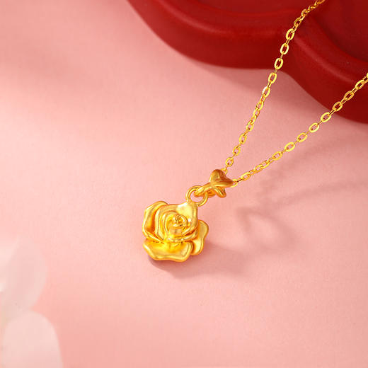 心选丨周六福5D硬金足金心心相印吊坠淡水珍珠项链小玫瑰吊坠情人节珠宝 商品图8