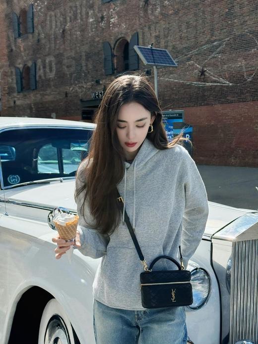 圣罗兰 黑羊皮/金 最新爆款mini 羊皮革肩带手拿包化妆包（LZ） 商品图7