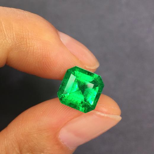 3.74ct刻面祖母绿裸石 商品图3