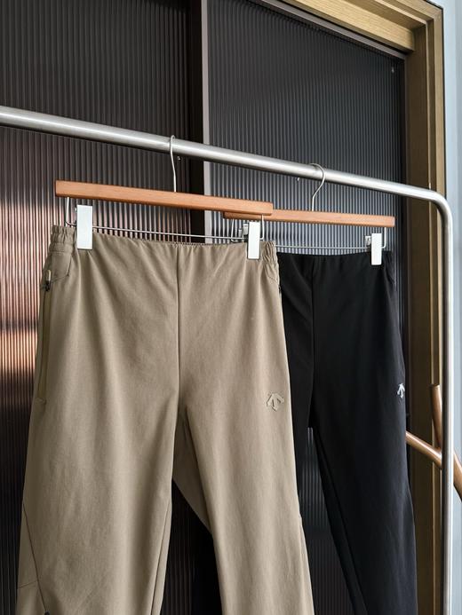 点此购买 迪桑特春秋季男士防风防泼梭织四面弹窄口直筒裤 bk 327094 商品图9