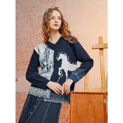 两三事梵高文艺垂芒溯夜2025秋季新款不对称木耳边下摆花色毛衣女 商品图3