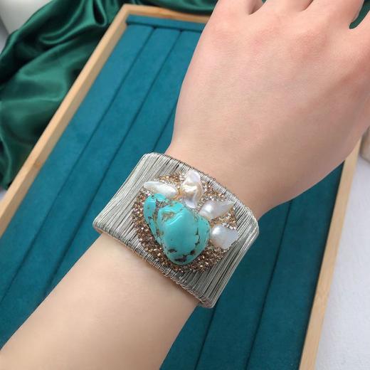 E2-5-3b天然巴洛克珍珠绿松石镶嵌宽边手镯新款设计银色百搭时尚 商品图1