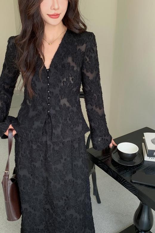 Le Malene 经典舒适休闲长袖立体花开衫半裙套装 21042 商品图1