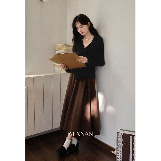 鹿向南「雪松与晚风」黑色长袖针织衫女秋新款设计感好看修身上衣L57006 商品图1