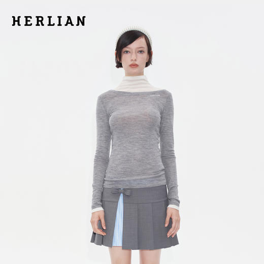 HERLIAN2025年秋季新品女士假两件拼色设计简约字母装饰打底衫 商品图1