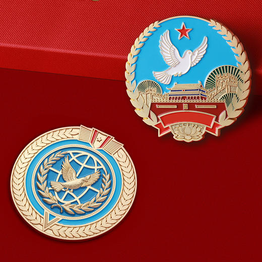 人民日报社《环球人物》官方出品 人民的胜利 中国大阅兵徽章套装 大阅兵文创纪念品收藏 商品图2