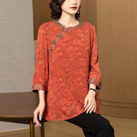 宽松丝上衣女春夏新款时尚剪花拼接圆领复古洋气妈妈中长款衬衣 商品图0