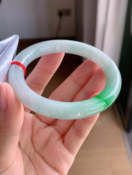 55圆条翡翠手镯 商品图1
