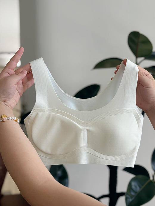 【专为少女设计  舒适好穿 运动无忧】2件装  第一阶段隐形防凸点 呵护小敏感 婴儿肌面料抗菌0甲醛； 二阶段无感穿戴不勒健康不闷汗；三阶段比普通内衣支撑力更强 运动不疼 商品图3