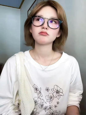 新款露思同款手绘勾花朵长袖圆领棉T