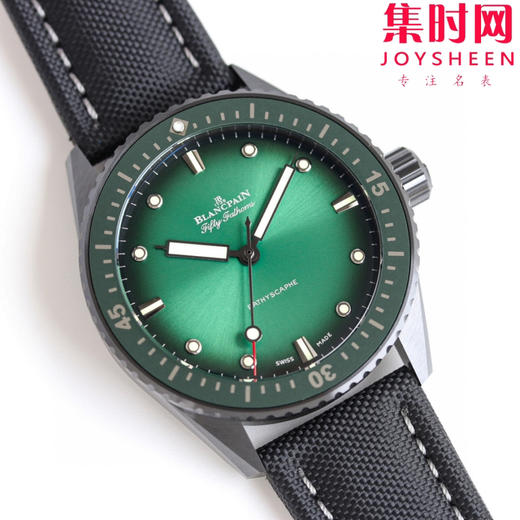 宝珀 五十寻系列 钢化陶瓷壳 男士腕表——高科技缎面灰色陶瓷光泽亮丽、高硬度、不变色、不沾污、不易磨损 商品图5