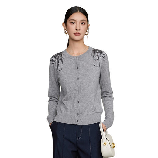 「自」全新升级【铂金会员312/天猫419/差价107】(44826)洛诗琳重工亮片钉珠链开衫2025秋季气质纯色圆领针织上衣 商品图4