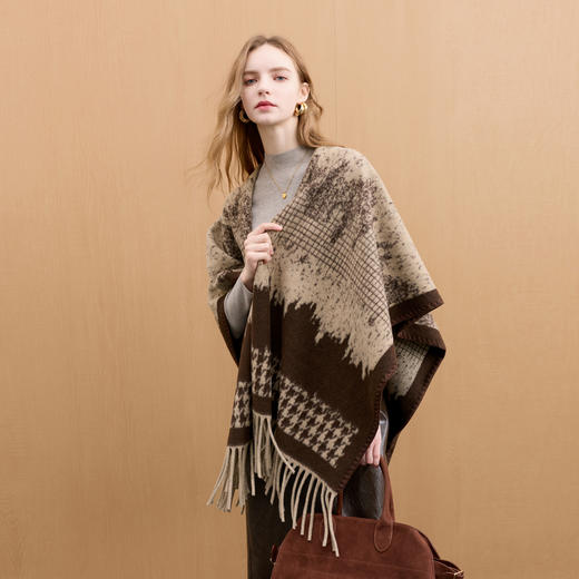 三彩2025新款法式千鸟格纹外搭披肩复古保暖流苏美拉德松弛女 商品图2