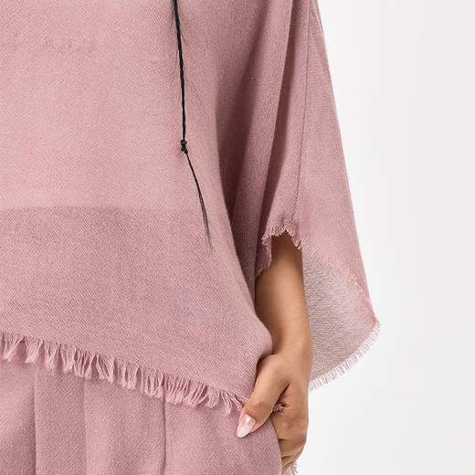 羊绒夹道圆领斗篷式女上衣  SJF97W366B 商品图6