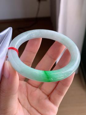 55圆条翡翠手镯