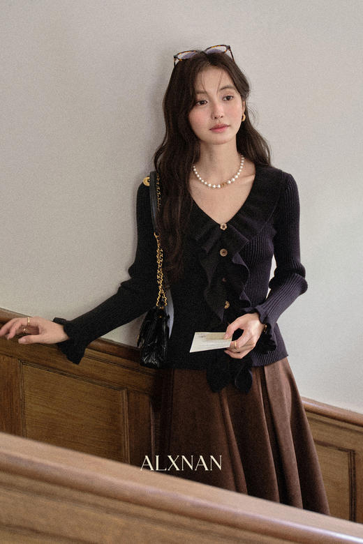 鹿向南「雪松与晚风」黑色长袖针织衫女秋新款设计感好看修身上衣L57006 商品图5