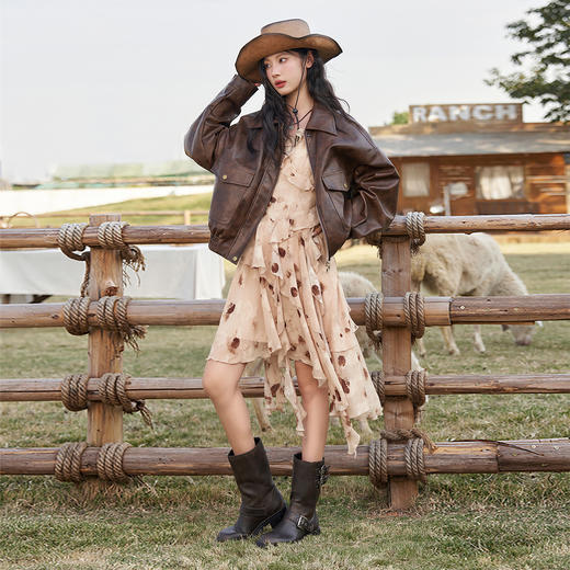 西遇法式碎花连衣裙女新款荷叶边桃花领提花高级感吊带裙D0740366/V0050529 商品图2