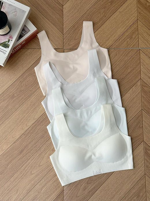 【专为少女设计  舒适好穿 运动无忧】2件装  第一阶段隐形防凸点 呵护小敏感 婴儿肌面料抗菌0甲醛； 二阶段无感穿戴不勒健康不闷汗；三阶段比普通内衣支撑力更强 运动不疼 商品图9