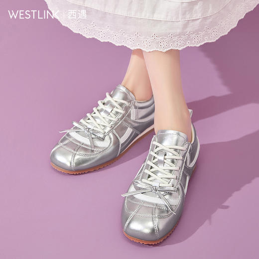 西遇芭蕾德训鞋女新款秋季蝴蝶结内增高小白鞋银色平底运动鞋V1657013/V1656962 商品图2