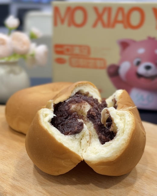软fufu沫小言日式红豆面包 I 你可以永远相信的经典款面包 根本是把云朵揉进了面团里 咬一口就沦陷的口感暴击 ☆红豆馅含≥30%（非完全打碎），口感软糯  商品图1