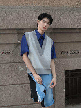 【七夕专属礼盒 | 浓情蜜意】启世录：深蓝立体门襟短袖衬衫+灰色V领套头毛衫+蓝色水洗牛仔拼接短裤