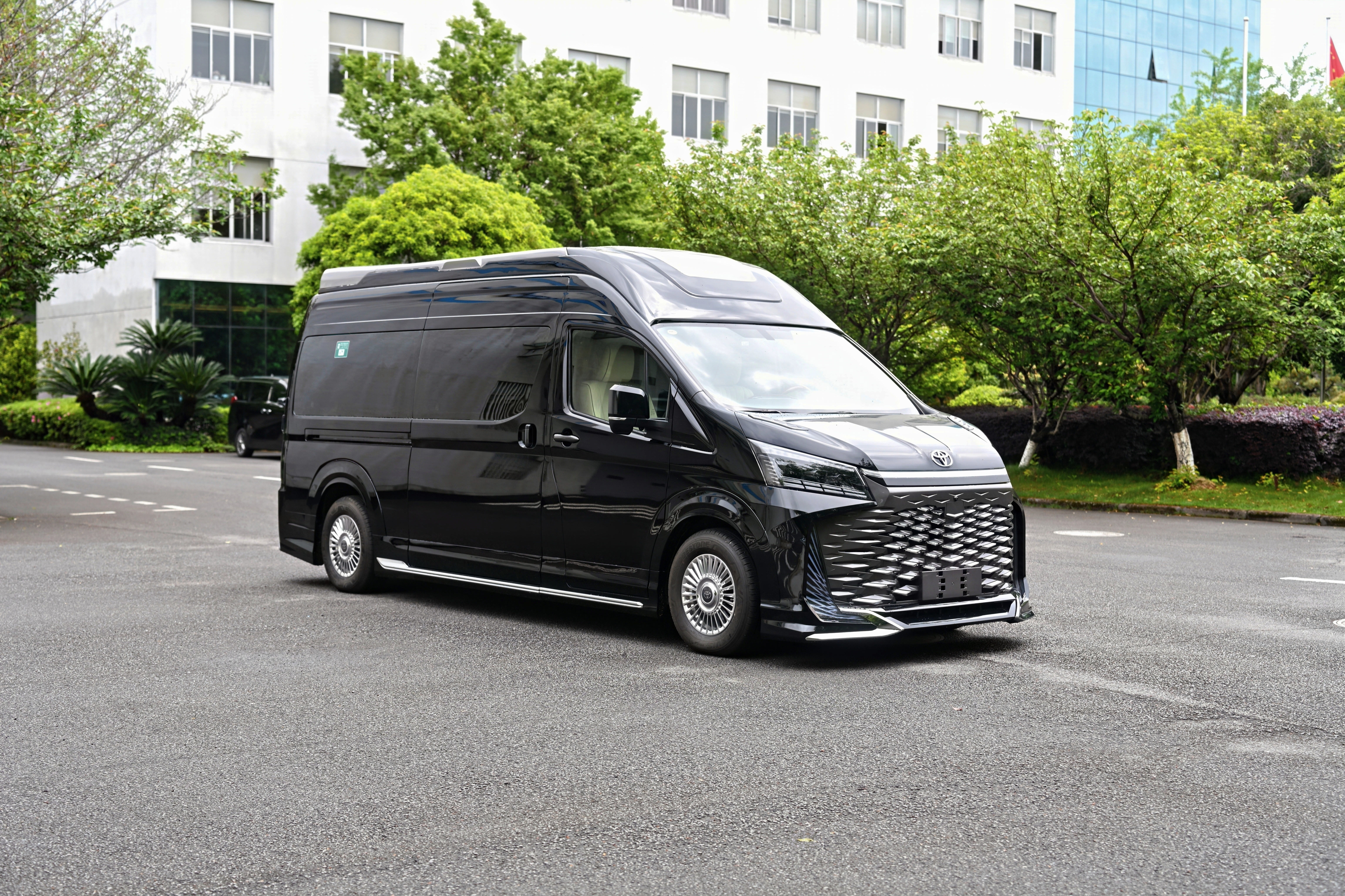 尊享出行，丰田陪你——陪诊就医，接送新体验！