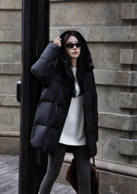 ✨就这一次❗️反季限时超值福利❗️鹅绒服匠心之作💥【AUChris云感泡芙中长款鹅绒服ACYRF1103】🔸一裹就出门的“鹅绒被”厚实而丰满❗️ 🔹超重磅