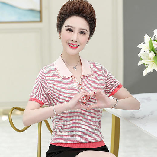 W547-29909-85-1382025新款妈妈夏装翻领高档冰丝短袖t恤洋气小衫中老年女时尚上衣 商品图1