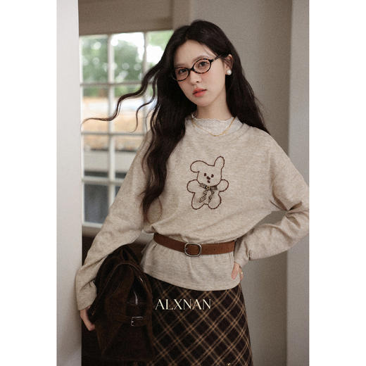 鹿向南「温柔小熊梦」杏色圆领长袖T恤早秋新款百搭宽松上衣女装 商品图0