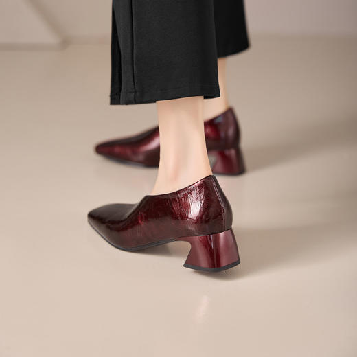 【预售5天】时尚经典女士小皮鞋气质百搭舒适头层牛皮粗跟方头浅口高跟单鞋MBJR&6939 商品图3