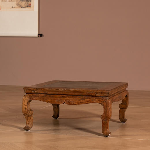 清早期	黄花梨镶绿石束腰三弯腿炕桌 商品图0